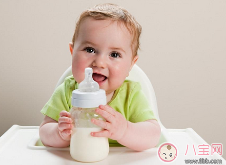 寶寶喝奶粉上火的原因 怎么預防寶寶喝奶粉上火