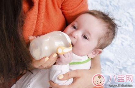 寶寶喝奶粉上火的原因 怎么預防寶寶喝奶粉上火