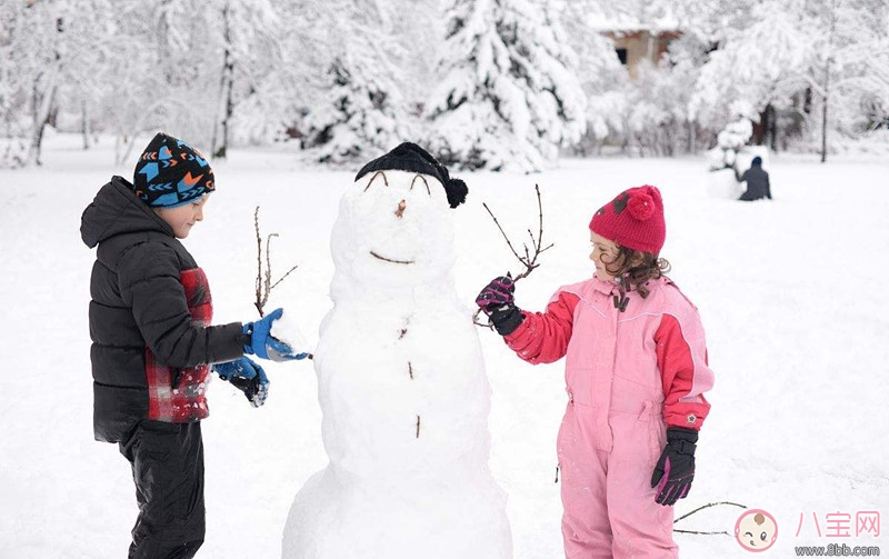 冬天孩子多穿點(diǎn)能預(yù)防感冒嗎 怎么做孩子冬天不生病 冬天孩子多穿點(diǎn)能預(yù)防感冒嗎 怎么做孩子冬天不生病