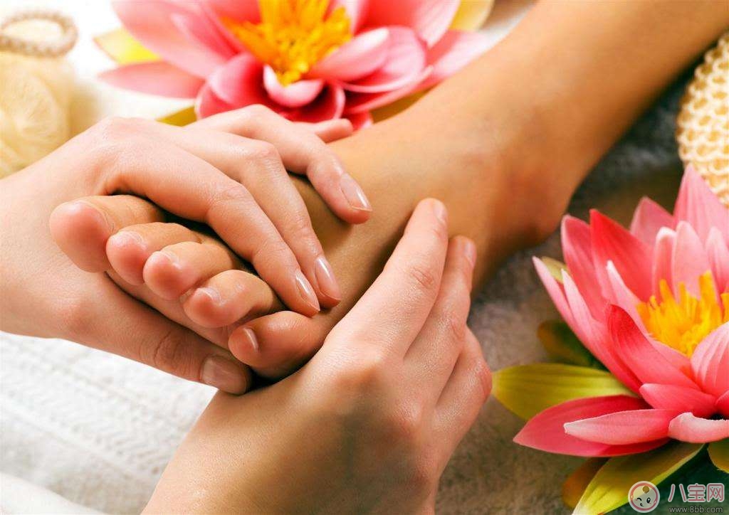 ?產(chǎn)后多久可以進行足療 產(chǎn)后怎么自己在家進行足浴按摩 ?產(chǎn)后多久可以進行足療 產(chǎn)后怎么自己在家進行足浴按摩