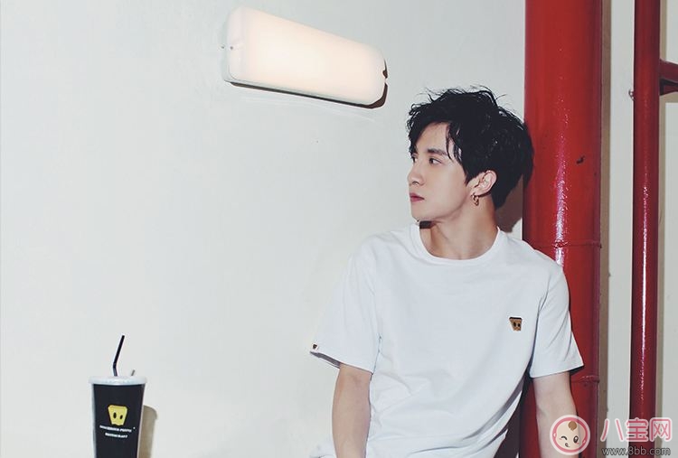 薛之謙曾承若35歲當(dāng)?shù)?高磊鑫的年紀(jì)是不是生育的黃金期