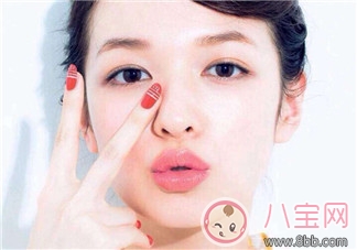 產(chǎn)后眼部怎么抗衰老  產(chǎn)后黑眼圈眼袋如何護理