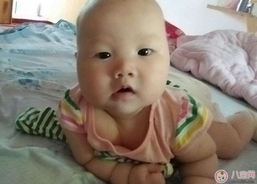 怎樣幫助寶寶翻身 教孩子翻身的方法是什么