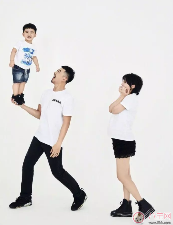 黃英二胎產女是順產還是剖腹產 黃英生兒子是剖腹產嗎 黃英二胎產女是順產還是剖腹產 黃英生兒子是剖腹產嗎