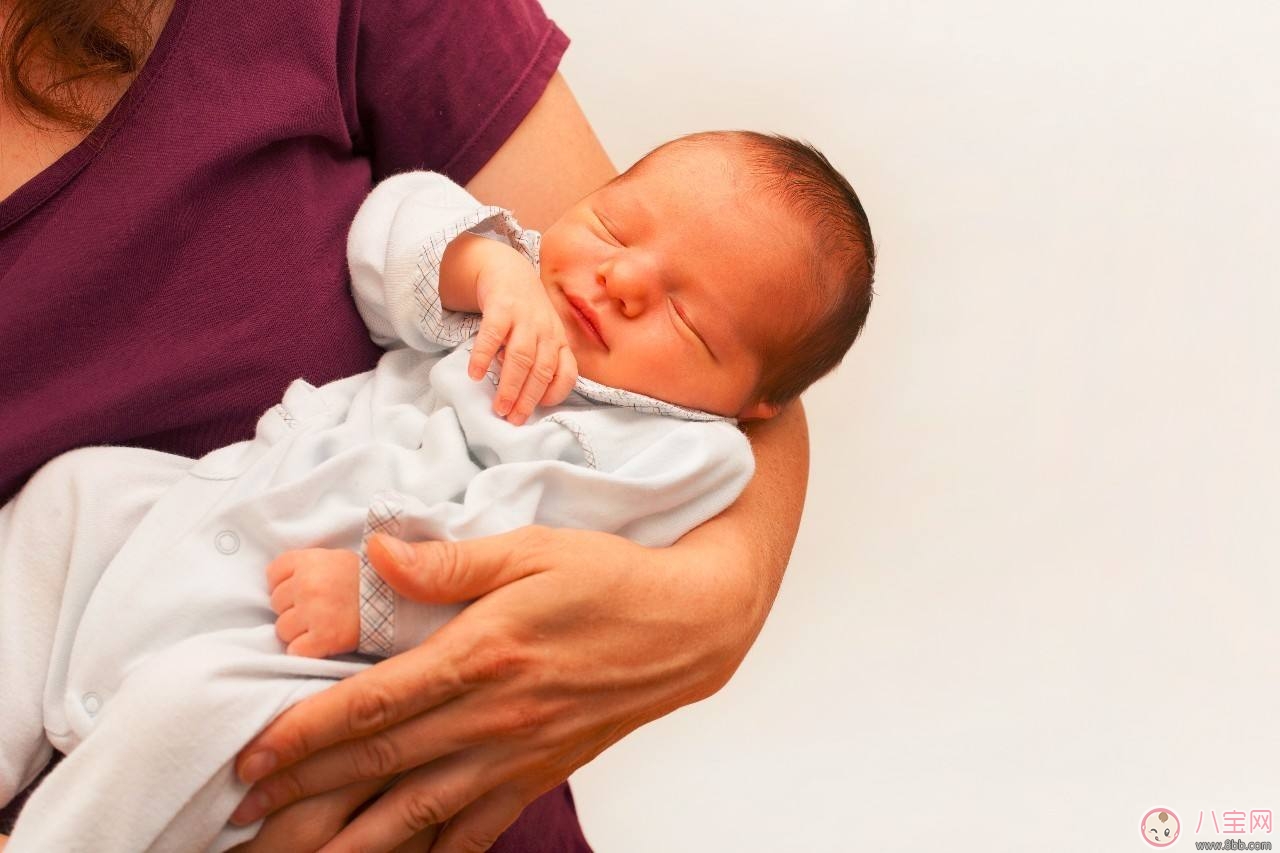 黃英剖腹產(chǎn)對(duì)身體有什么影響 剖腹產(chǎn)會(huì)延遲喂養(yǎng)母乳嗎 黃英剖腹產(chǎn)對(duì)身體有什么影響 剖腹產(chǎn)會(huì)延遲喂養(yǎng)母乳嗎