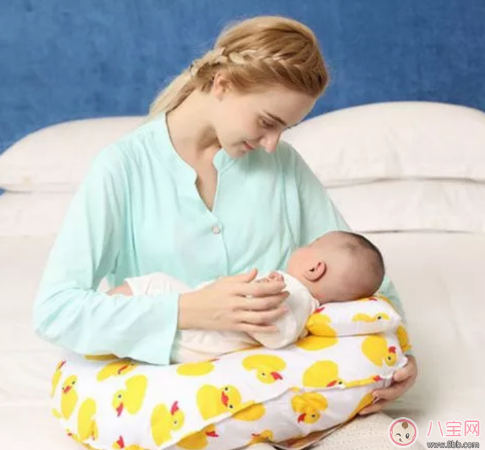 哺乳期乳房疼痛是乳腺炎嗎  為什么乳房會(huì)針扎似的疼痛