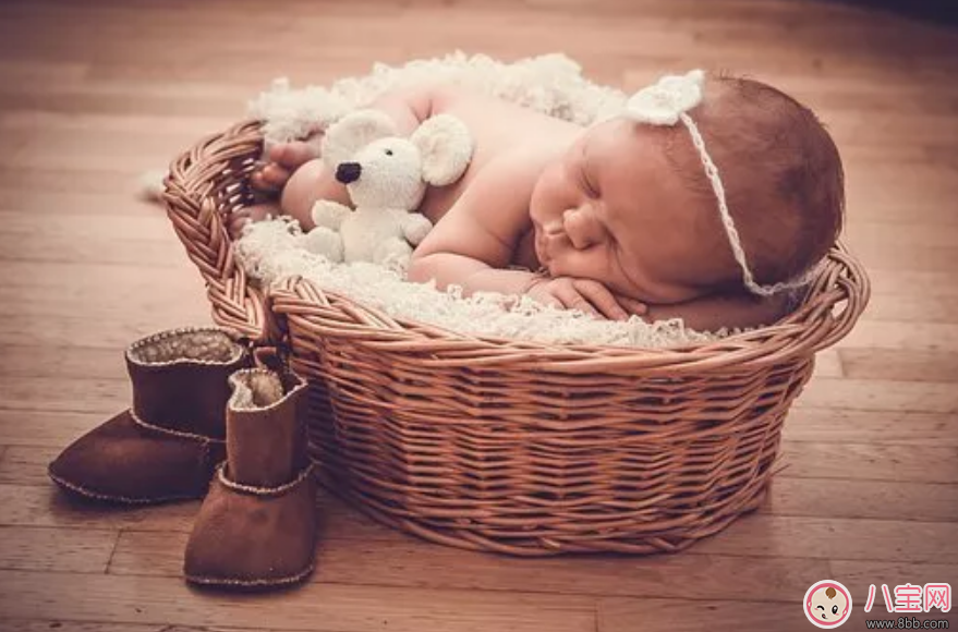 如何選購寶寶枕頭   選擇嬰幼兒枕頭枕芯有講究嗎