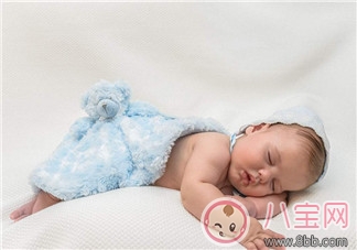 如何選購寶寶枕頭   選擇嬰幼兒枕頭枕芯有講究嗎