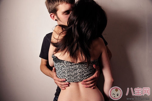 前戲怎么做容易出水 第一次做愛前戲應該怎么進行