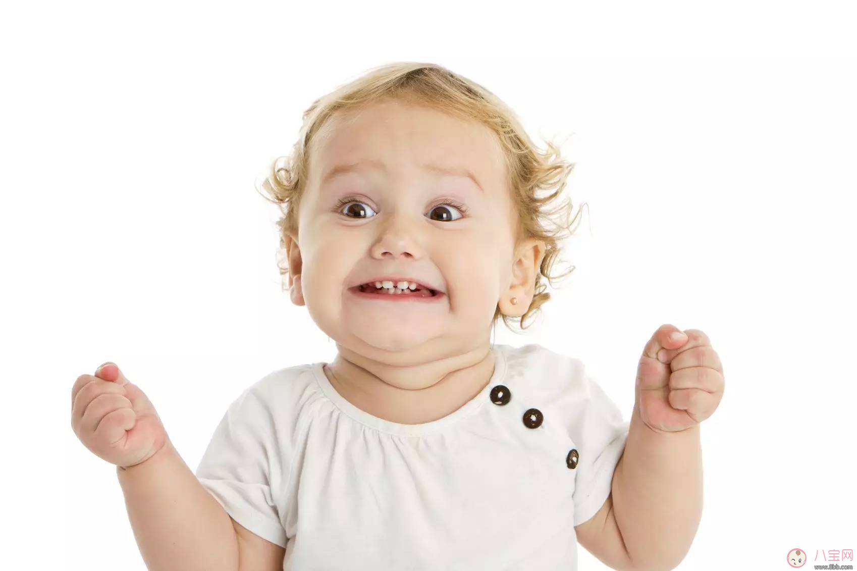 選購(gòu)寶寶奶粉看哪些營(yíng)養(yǎng)成分  如何選擇好奶粉