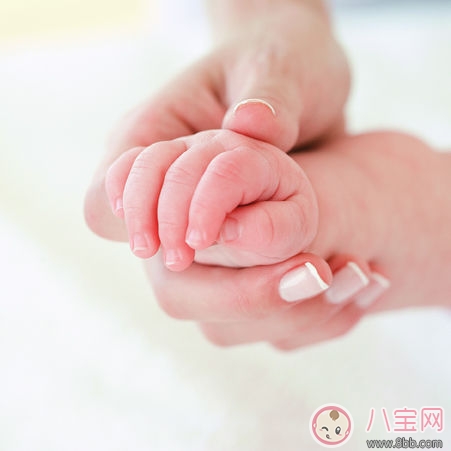 寶寶燙傷后該如何處理 如何護理寶寶燙傷疤痕