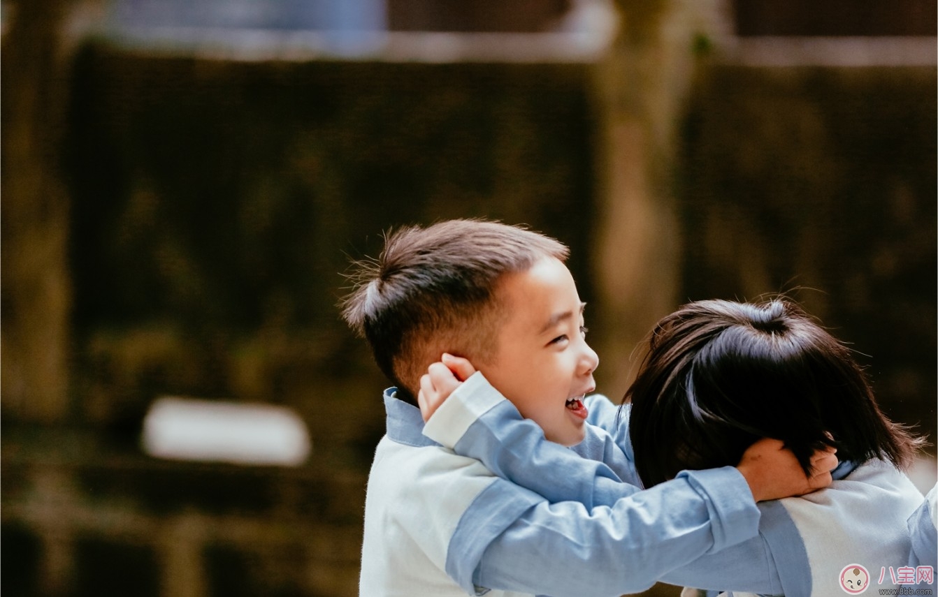 Jasper為什么成為了Max的小翻譯   孩子要從小學習雙語嗎