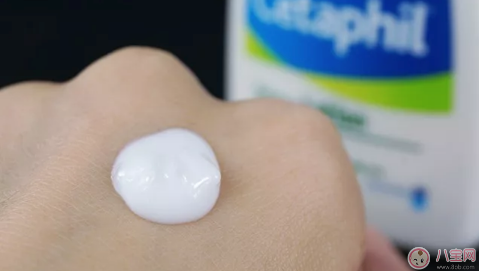 BURT'S BEES小蜜蜂和絲塔芙保濕乳寶寶用怎么樣  BURT'S BEES小蜜蜂和絲塔芙哪款成分更溫和