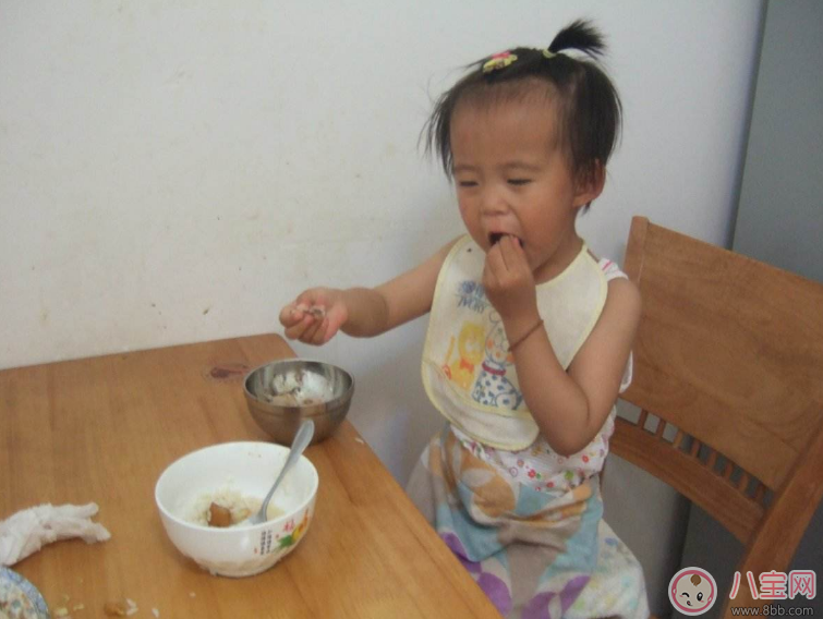 孩子吃飯特別的慢怎么辦 怎么幫助孩子糾正過來