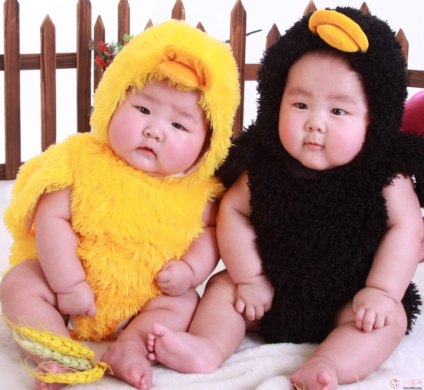 寶寶過百歲有什么講究 嬰兒過百歲送什么禮物 寶寶過百歲有什么講究 嬰兒過百歲送什么禮物