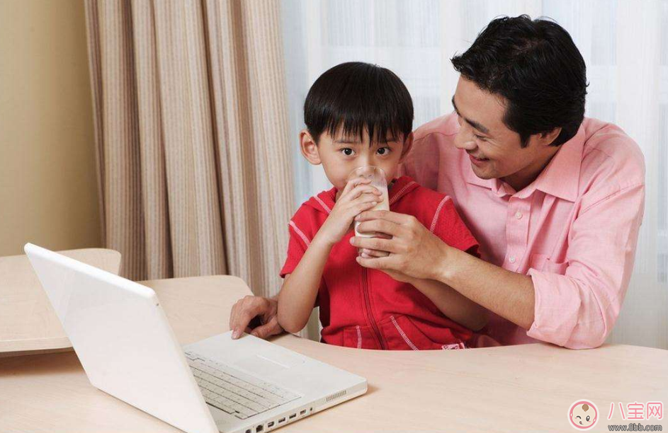 怎么讓孩子學(xué)媽媽的好習(xí)慣 教會孩子好習(xí)慣的方法