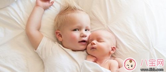 生二胎如何處理兩個孩子的關(guān)系 生二胎兩個孩子怎么教育