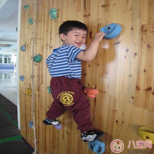 活潑開朗的孩子有什么優(yōu)勢(shì) 在家活潑在外內(nèi)向的原因是什么