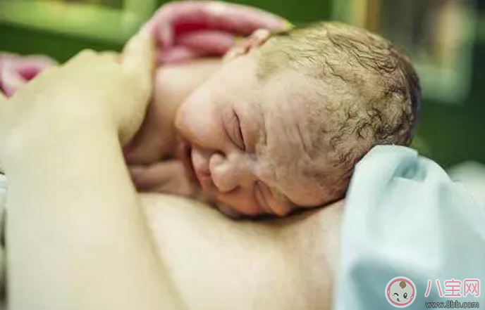 為什么寶寶剛出生就哭 2018寶寶剛出生就哭有哪些說法