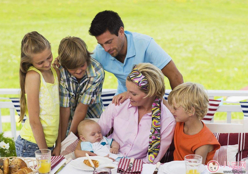 生二胎后的生活是什么樣的  如何讓兄弟姐妹和平相處