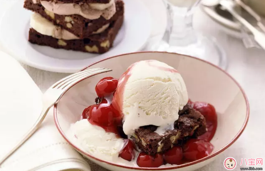 2017平安夜送女友什么禮物   平安夜約會如何挑選禮物（十二星座女送禮攻略）