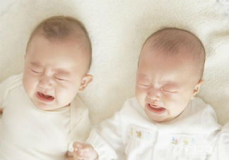 寶寶嗆奶怎么辦 什么方法能預(yù)防寶寶嗆奶