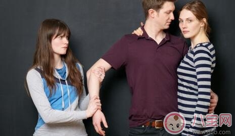 男人出軌的表現有哪些 男人出軌后女人應該怎么做 男人出軌的表現有哪些 男人出軌后女人應該怎么做