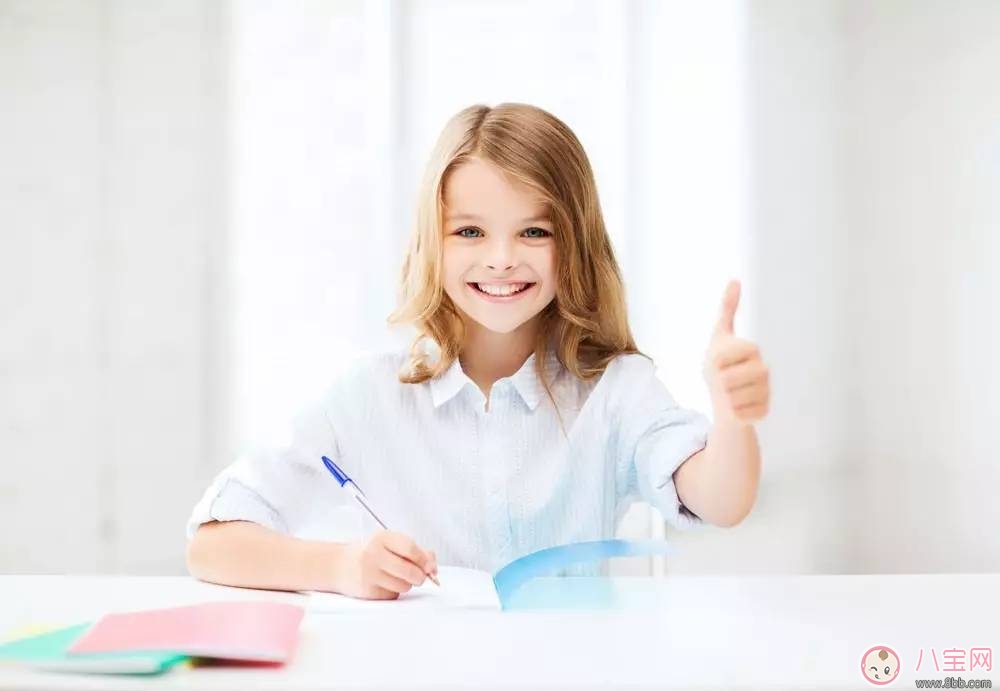 孩子自信不足的原因有哪些 幫助孩子樹立自信應該怎么做