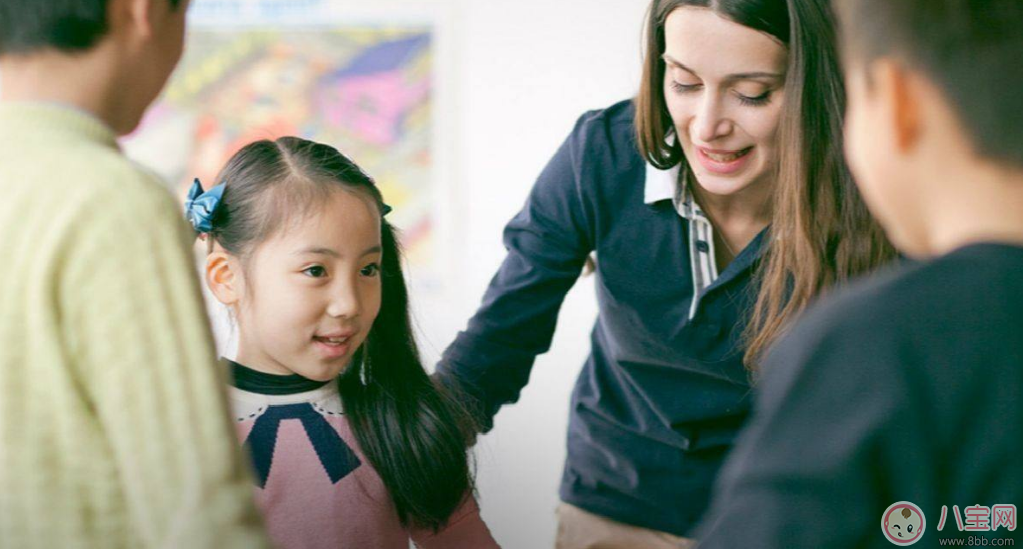 孩子搶大人的手機(jī)不聽話的原因是什么 怎么設(shè)身處地的知道孩子的想法