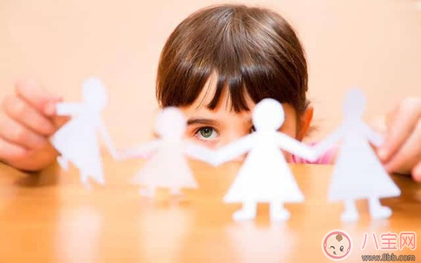 孩子為什么喜歡重復行為 孩子總是重復說話是什么原因