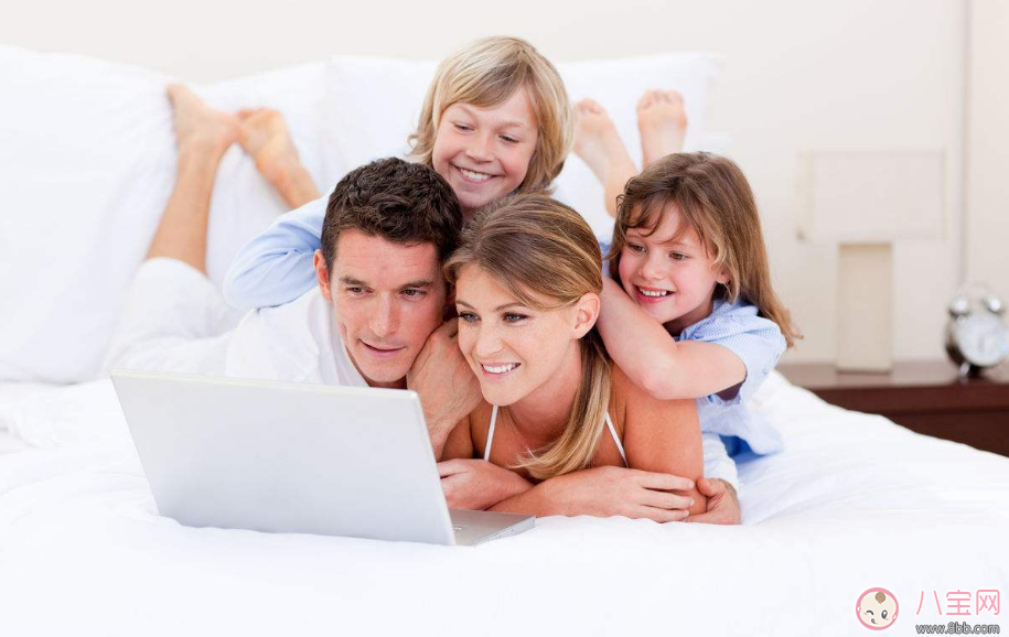 表達2018年陪孩子的心情短語   2018年陪孩子在一起幸福句子說說