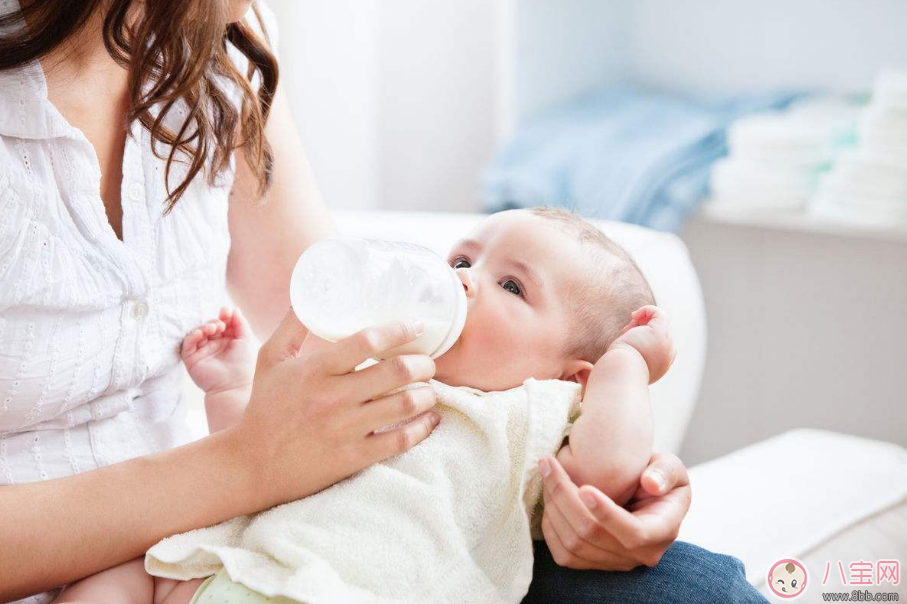 新生兒每天洗澡好不好   新生兒的正常情況是什么樣的