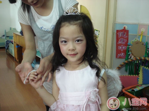 幼兒園表演化妝技巧推薦 幼兒園表演護(hù)膚常識(shí)