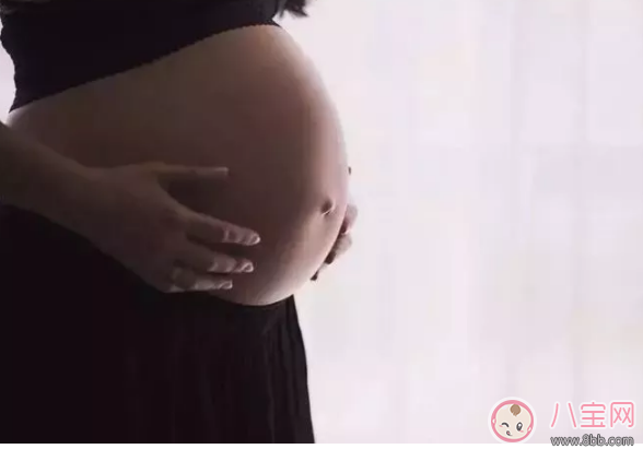 孕婦吃綜合維生素會葉酸過量嗎　孕婦吃維生素還要吃葉酸嗎