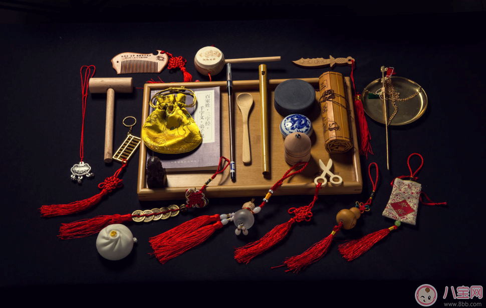 抓周物品及代表含義有哪些   孩子滿周歲抓周準不準