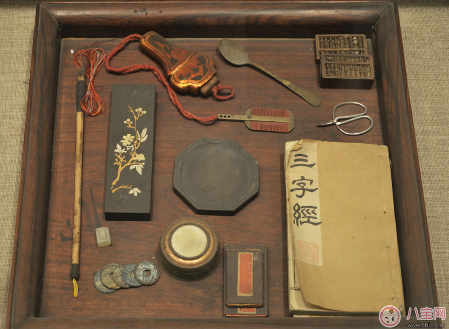 抓周物品及代表含義有哪些   孩子滿周歲抓周準不準