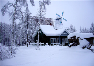 2018創意雪景帶圖心情說說短語    形容雪景的配圖優美句子說說朋友圈