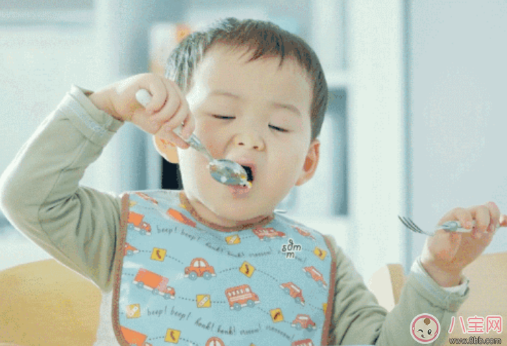 黃曉明兒子吃的嘉寶米粉怎么樣  如何選擇小海綿同款嘉寶米粉