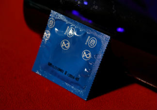 冰火避孕套有什么特點 冰火避孕套使用起來安全嗎