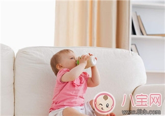 拉奶瓣和奶粉有關系嗎   拉奶瓣是奶粉不合適嗎