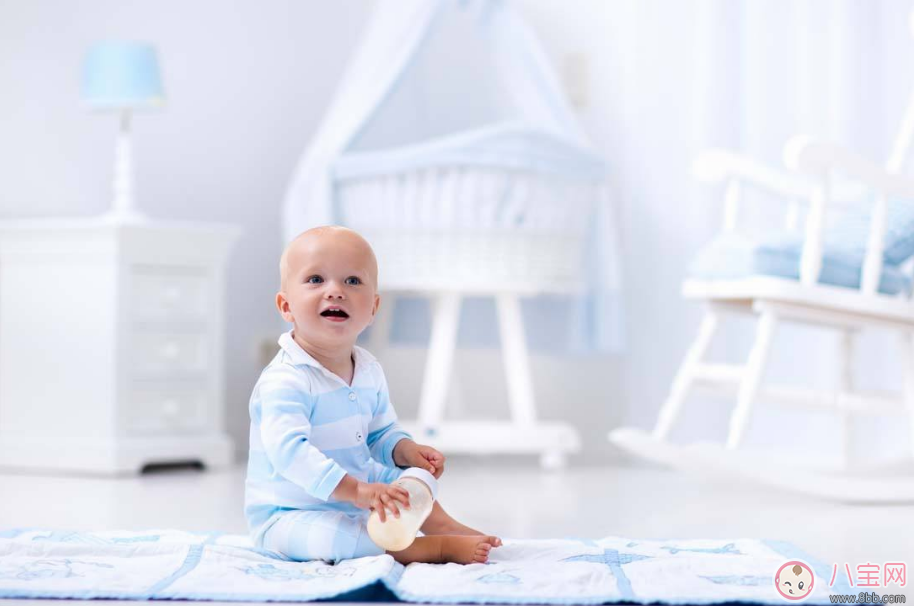 拉奶瓣和奶粉有關系嗎   拉奶瓣是奶粉不合適嗎