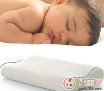 寶寶3個月內應不應該用枕頭 寶寶什么時候開始用枕頭最好 寶寶3個月內應不應該用枕頭 寶寶什么時候開始用枕頭最好
