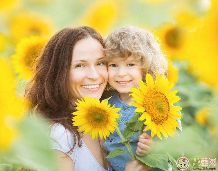 曬母子自拍照到朋友圈怎樣寫心情說說 與孩子的自拍照配文字說說心情短語