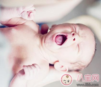 新生兒呼吸的正常值是多少 怎樣判斷新生兒睡覺呼吸是否正常