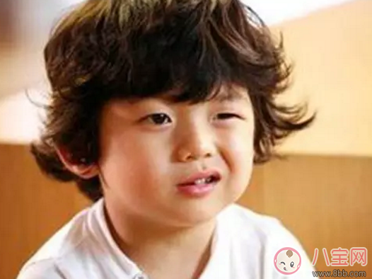 新生兒寶寶眨眼反射 寶寶愛眨眼是病嗎