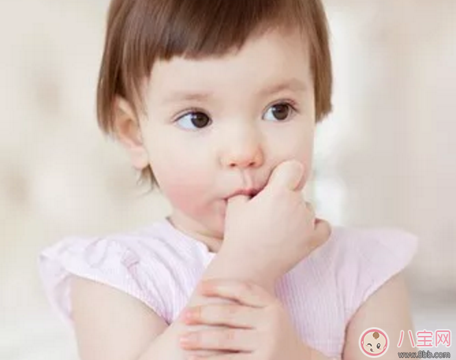 小孩愛吃手指和性格有關系嗎 愛吃手指小孩膽小是真的嗎 小孩愛吃手指和性格有關系嗎 愛吃手指小孩膽小是真的嗎