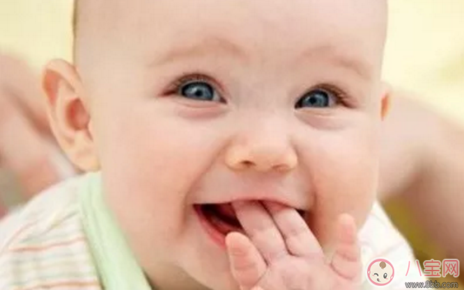 小孩愛吃手指和性格有關系嗎 愛吃手指小孩膽小是真的嗎 小孩愛吃手指和性格有關系嗎 愛吃手指小孩膽小是真的嗎