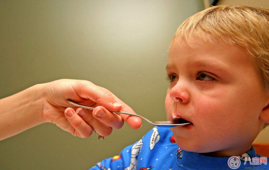 小孩生病很心疼的說說 孩子生病發燒媽媽心疼語句