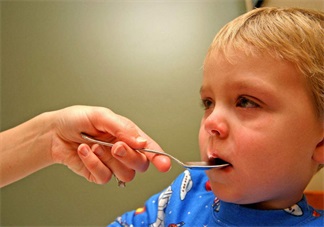 小孩生病很心疼的說(shuō)說(shuō) 孩子生病發(fā)燒媽媽心疼語(yǔ)句