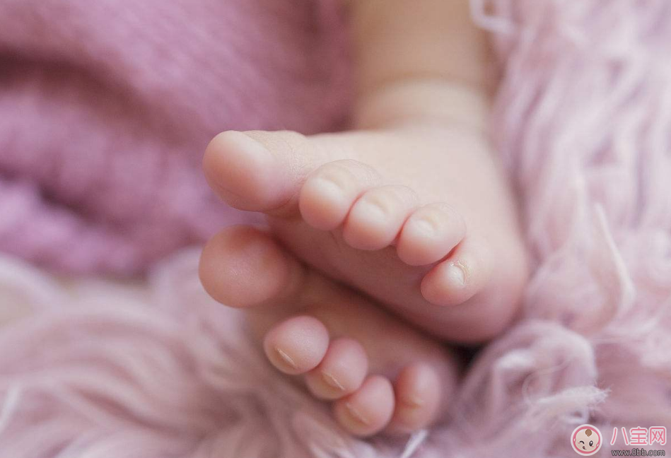 寶寶剛出生的心情說說 嬰兒出生當爸的心情說說朋友圈